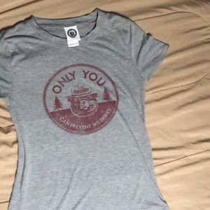 Size small graphic tee